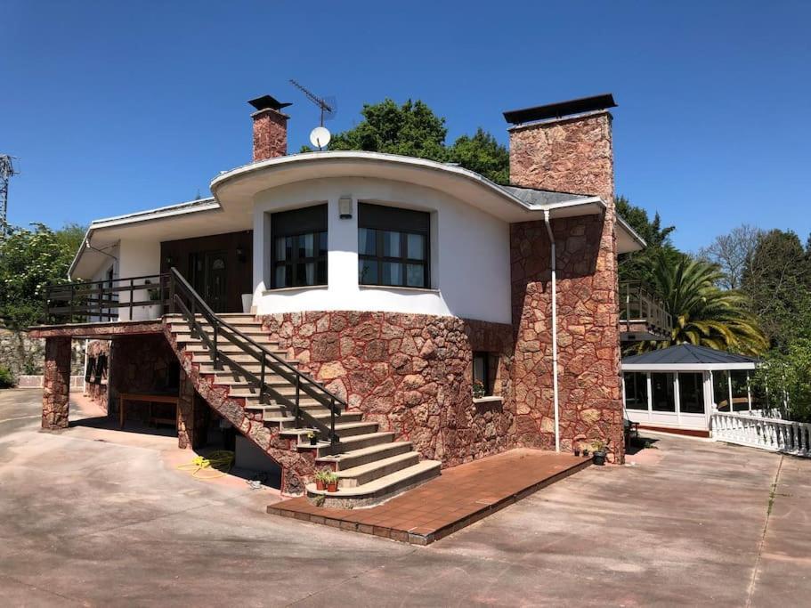 Villa La Casona De La Carbayeda Oviédo Exterior foto